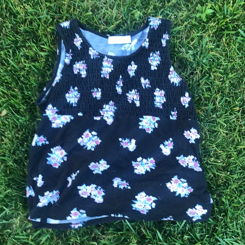 Tilly’s white fawn girls tank top/blouse :)